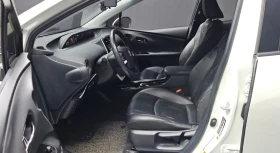 Toyota Prius 1.8 Хибрид, снимка 9