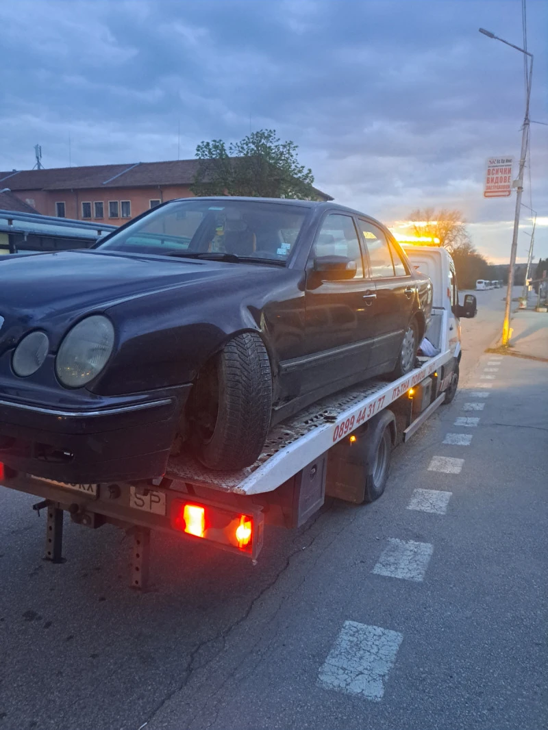 Mercedes-Benz E 220 CDI Автоматик, снимка 1 - Автомобили и джипове - 40348672