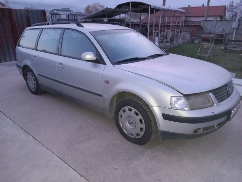 VW Passat, снимка 1 - Автомобили и джипове - 48253543