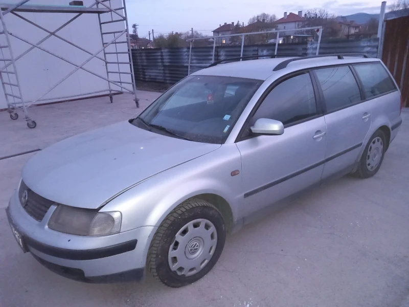 VW Passat, снимка 3 - Автомобили и джипове - 48253543