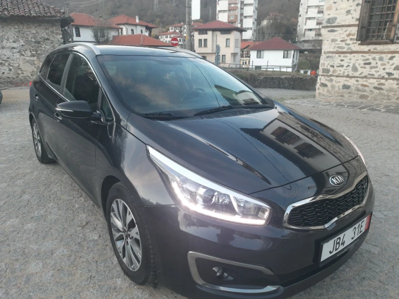 Kia Ceed 1.6 CRDI  136ks  GT -  Ecodinamic, снимка 4 - Автомобили и джипове - 49538732