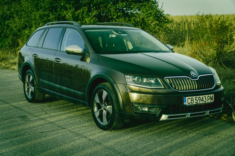 Skoda Octavia 2.0 TDI Scout DSG6 4x4, снимка 7 - Автомобили и джипове - 52354795