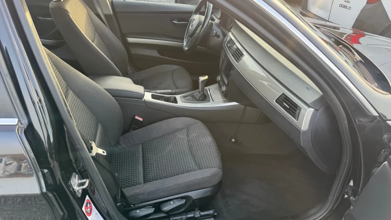 BMW 320 * FACE LIFT* , снимка 15 - Автомобили и джипове - 52597914