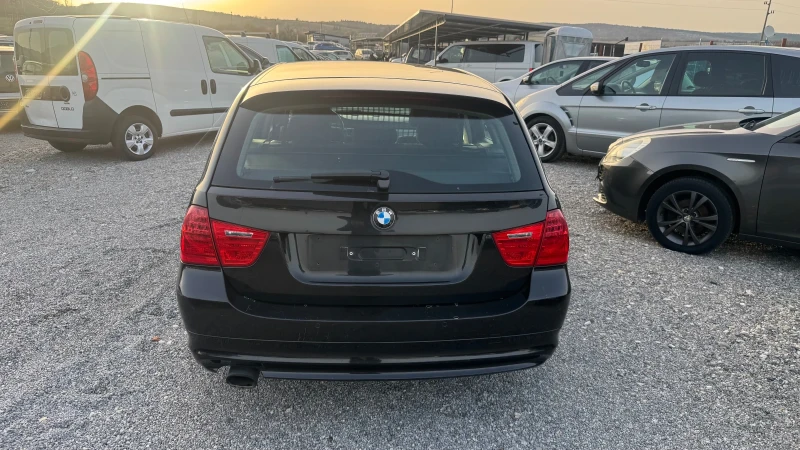 BMW 320 * FACE LIFT* , снимка 4 - Автомобили и джипове - 52597914
