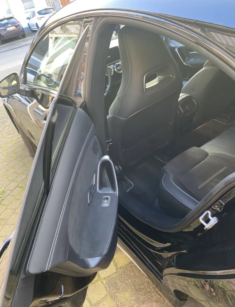 Mercedes-Benz CLA 220, снимка 9 - Автомобили и джипове - 52685682