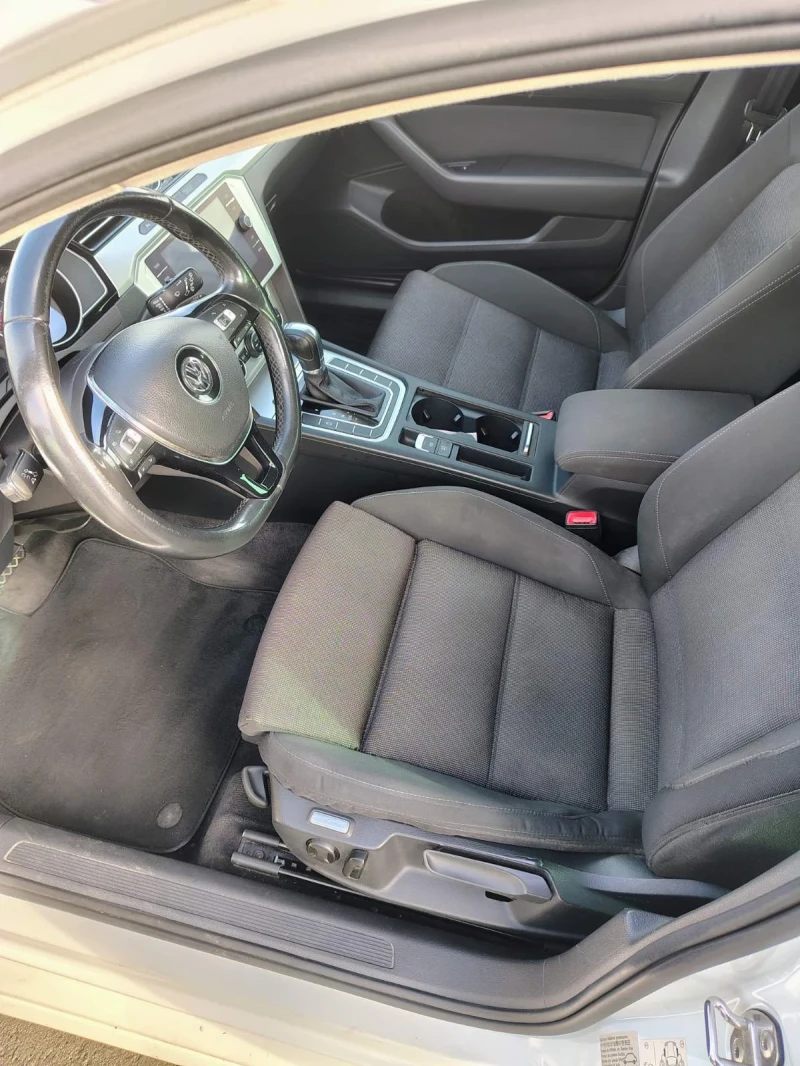 VW Passat 2.0 TDI, снимка 13 - Автомобили и джипове - 53391657