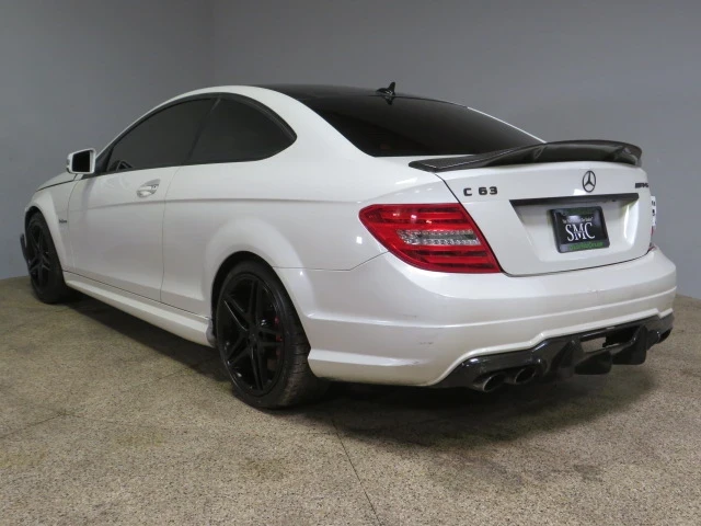 Mercedes-Benz C 63 AMG, снимка 2 - Автомобили и джипове - 48772350