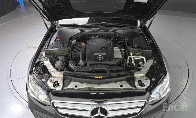Mercedes-Benz E 300 AMG / 360 / BURMESTER / HUD / ЛИЗИНГ, снимка 5 - Автомобили и джипове - 55254929