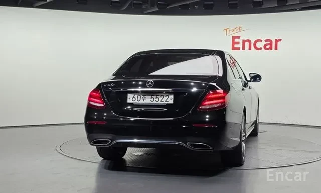 Mercedes-Benz E 300 AMG / 360 / BURMESTER / HUD / ЛИЗИНГ, снимка 3 - Автомобили и джипове - 55254929