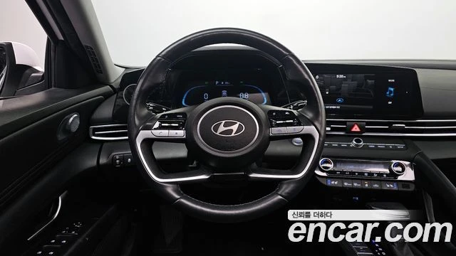 Hyundai Elantra, снимка 13 - Автомобили и джипове - 56082373
