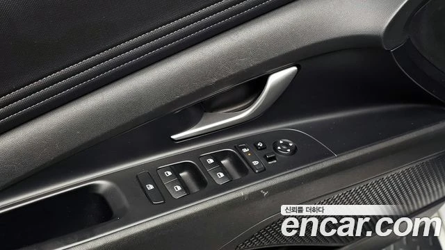 Hyundai Elantra, снимка 17 - Автомобили и джипове - 56082373