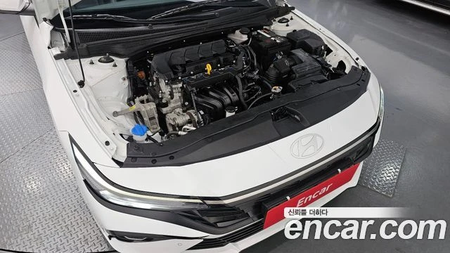 Hyundai Elantra, снимка 6 - Автомобили и джипове - 56082373