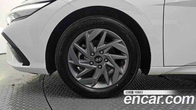 Hyundai Elantra, снимка 5 - Автомобили и джипове - 56082373