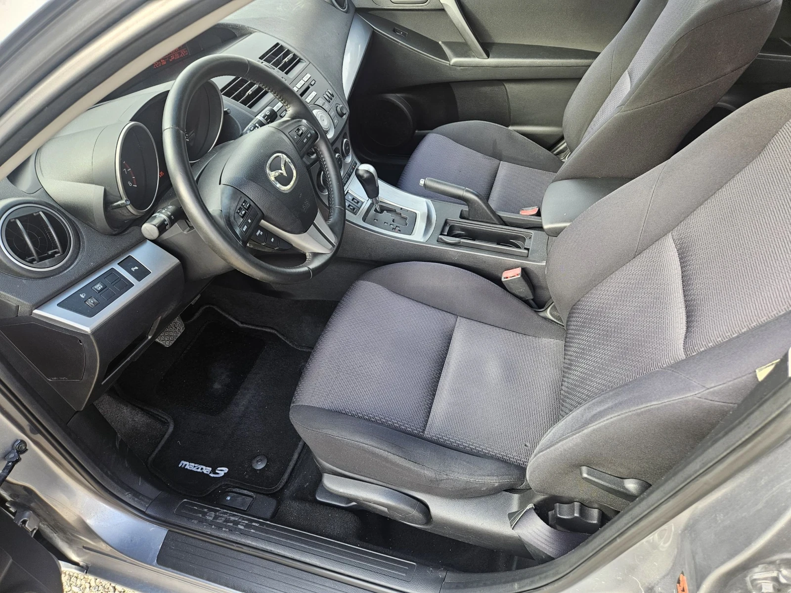 Mazda 3 2.0i AUTOMATIC swiss edition  - изображение 8