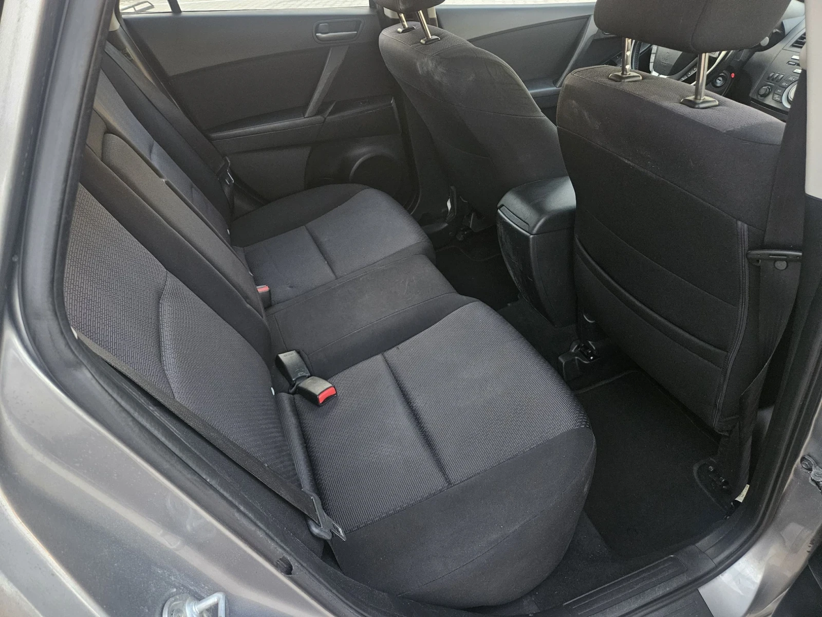 Mazda 3 2.0i AUTOMATIC swiss edition  - изображение 9