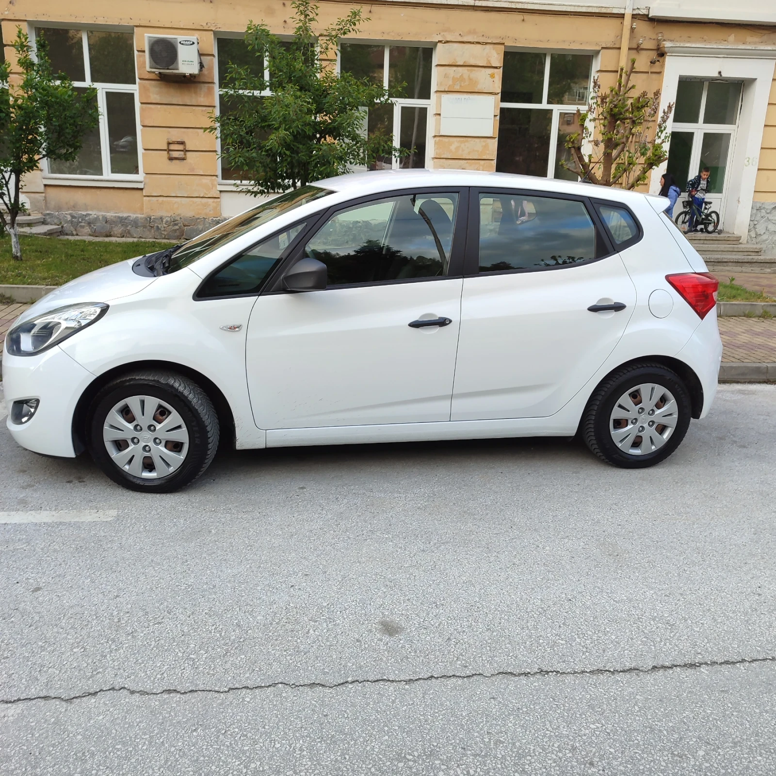 Hyundai Ix20 1.4 - изображение 7
