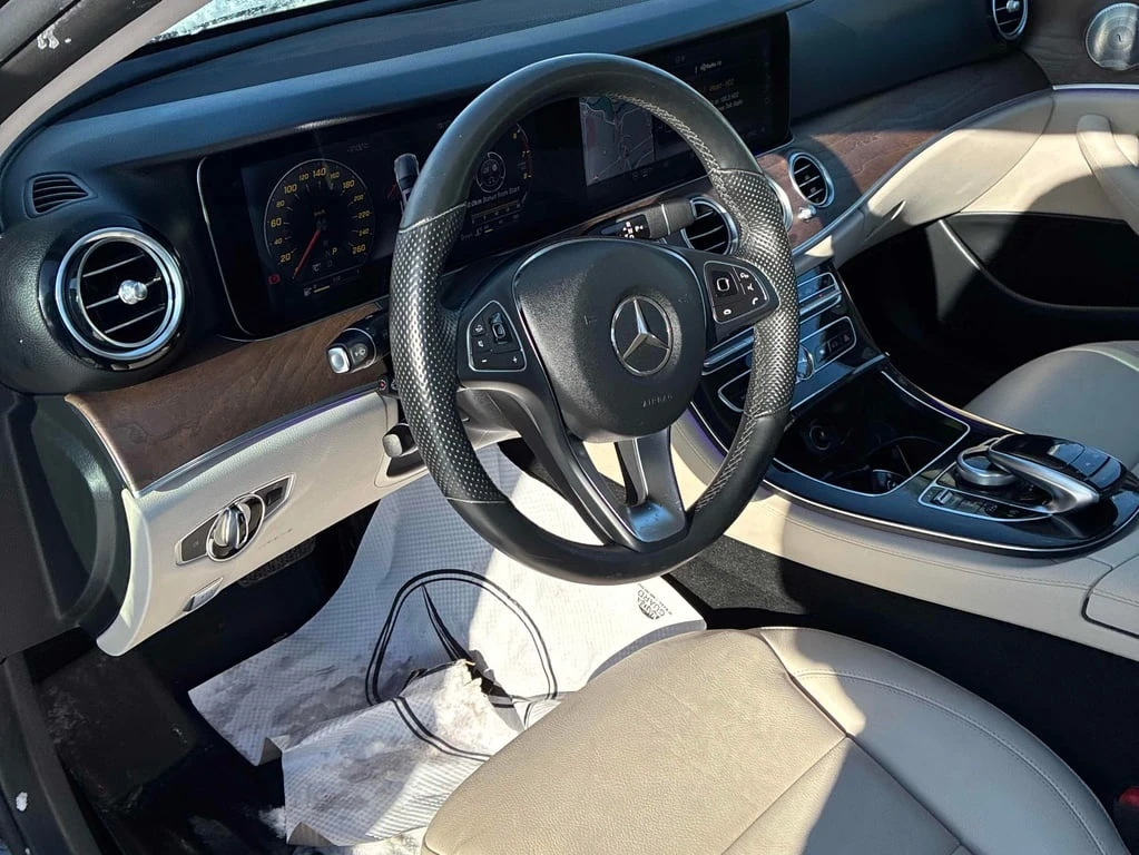 Mercedes-Benz E 400  CARFAX * ФИНАНСИРАНЕ - изображение 5