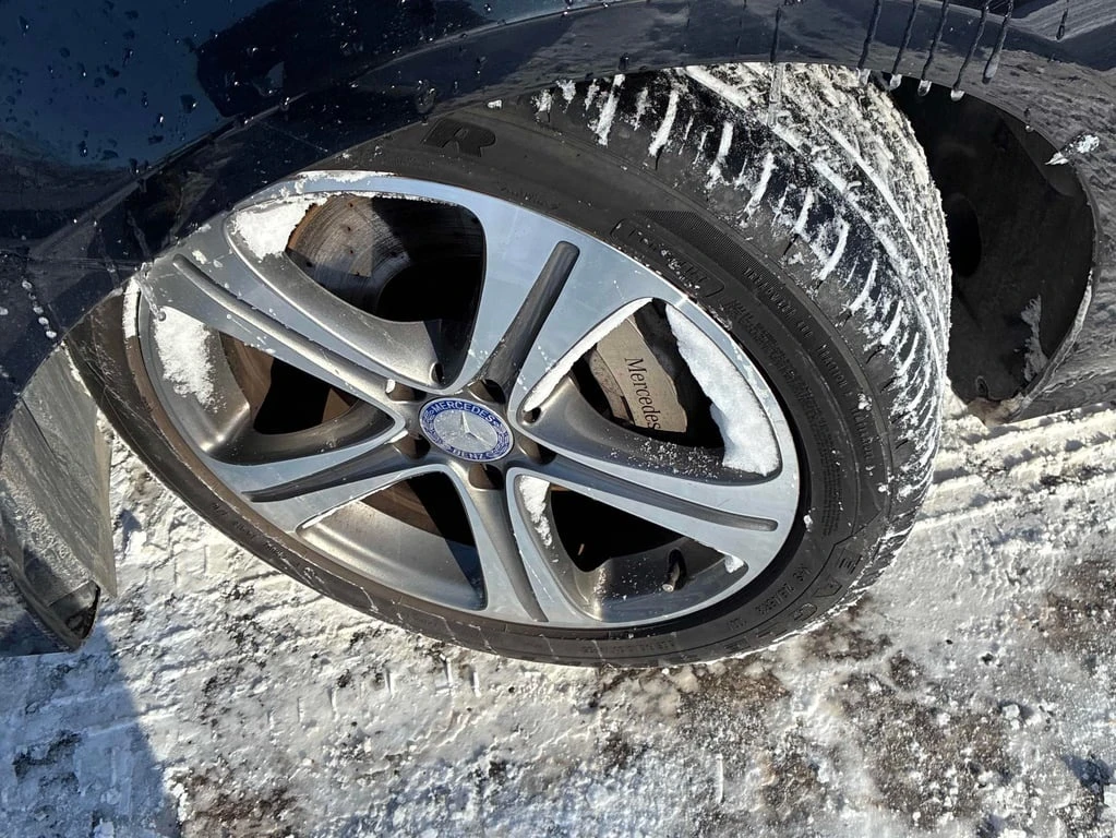 Mercedes-Benz E 400  CARFAX * ФИНАНСИРАНЕ - изображение 7