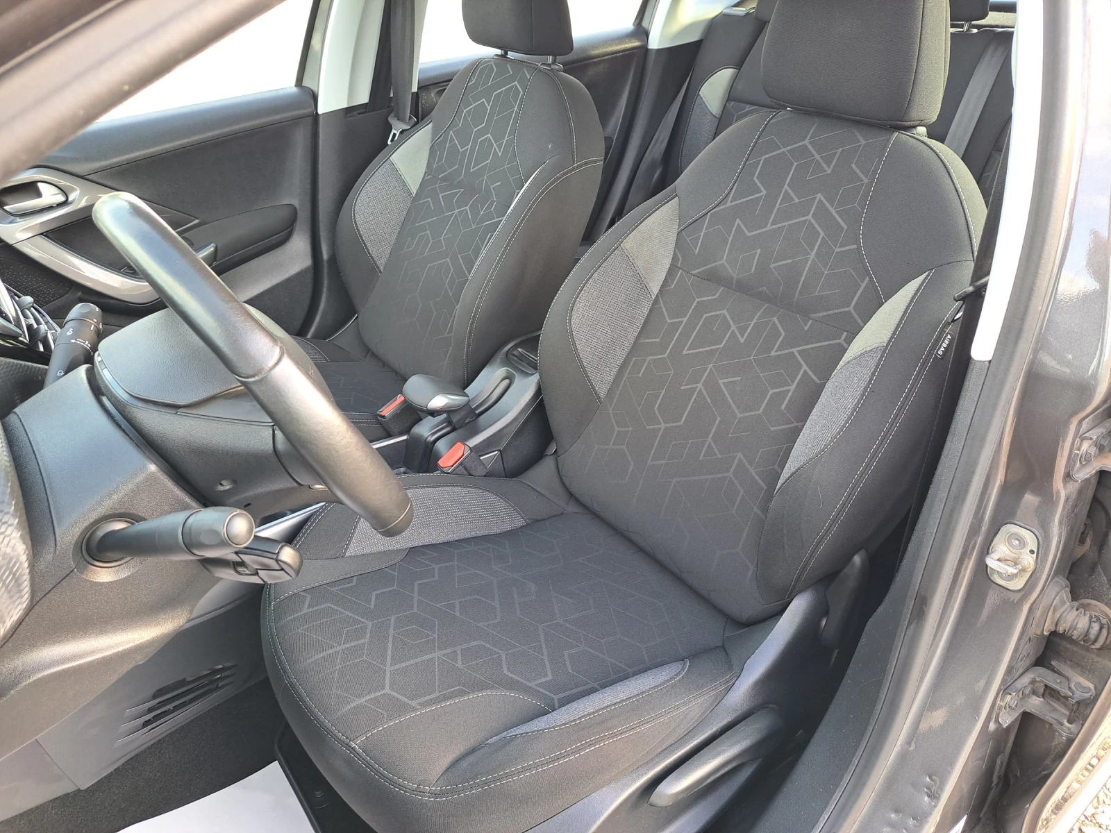 Peugeot 2008 1.6 D Facelift | Mobile.bg � ����������� 11