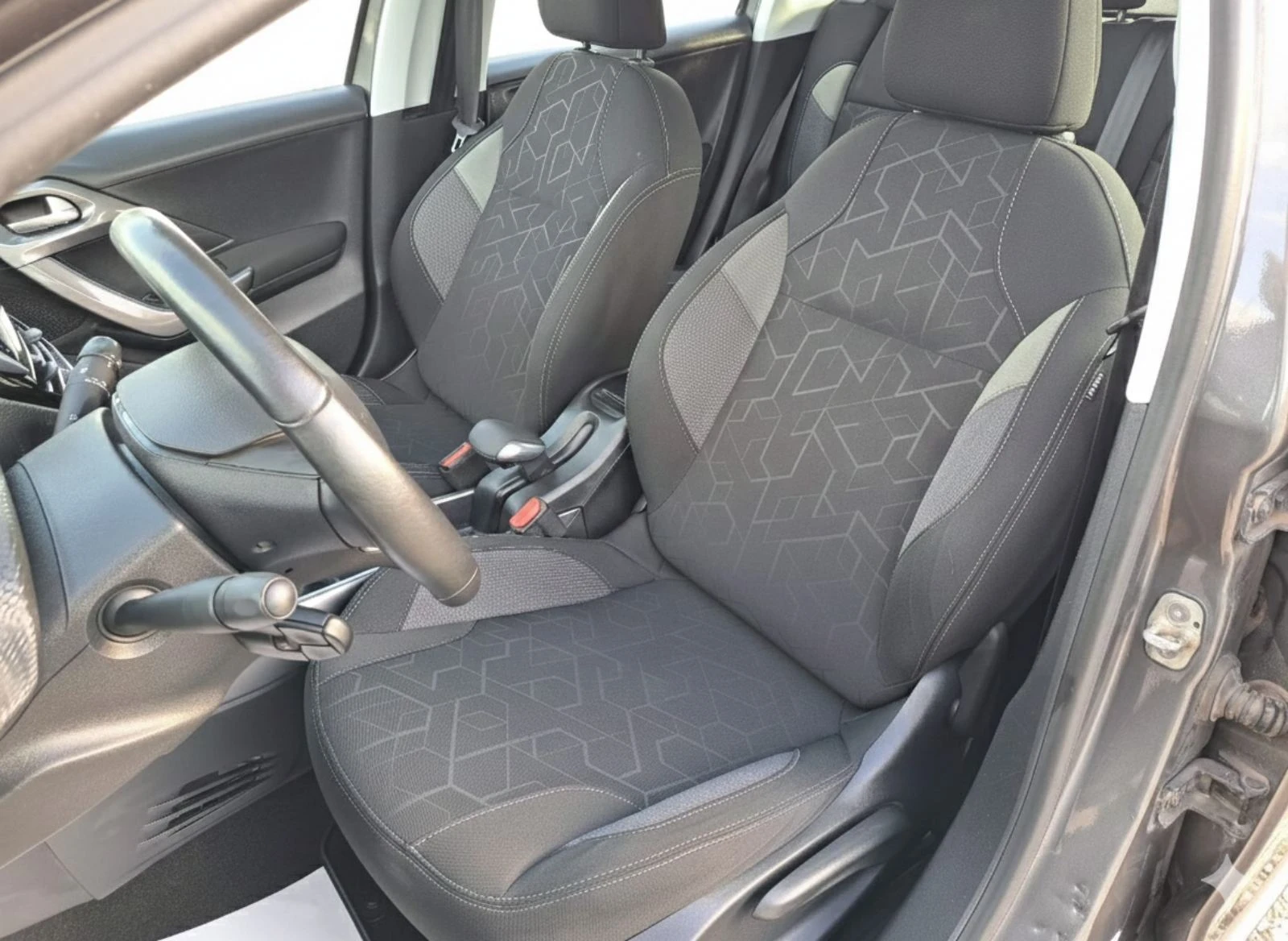 Peugeot 2008 1.6 D Facelift | Mobile.bg � ����������� 11
