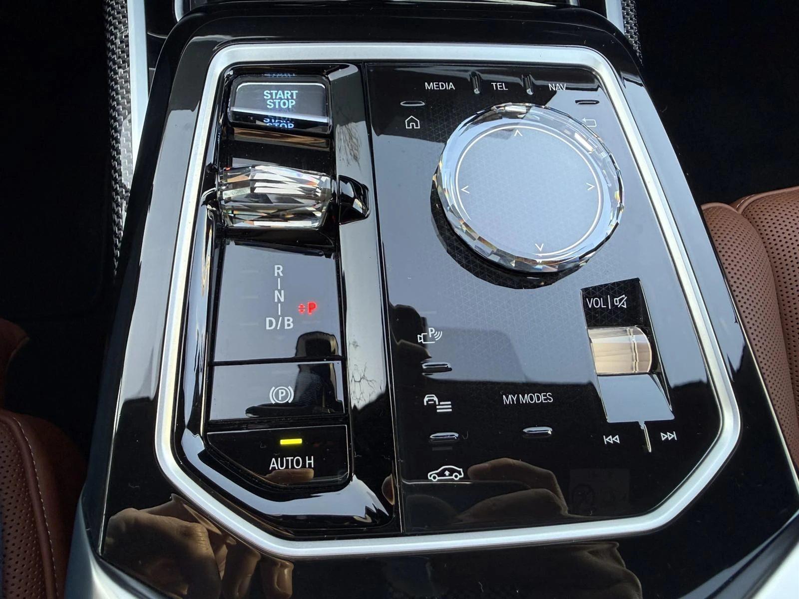 BMW i7, снимка 12 - Автомобили и джипове - 53849180