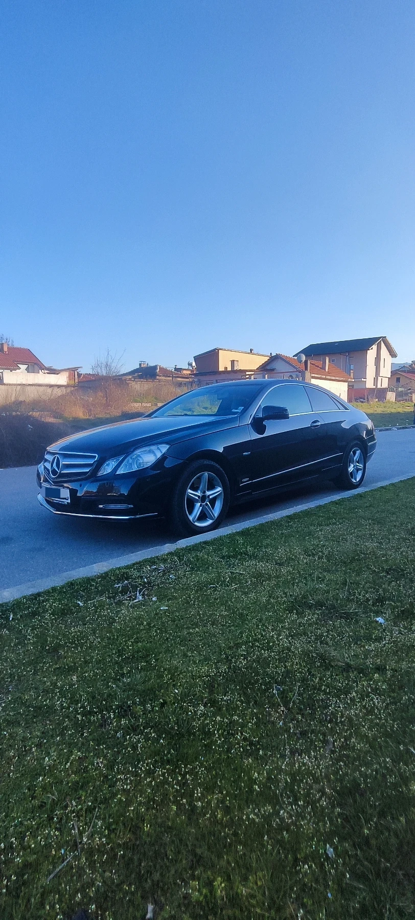 Mercedes-Benz E 250 Купе, снимка 2 - Автомобили и джипове - 53865325