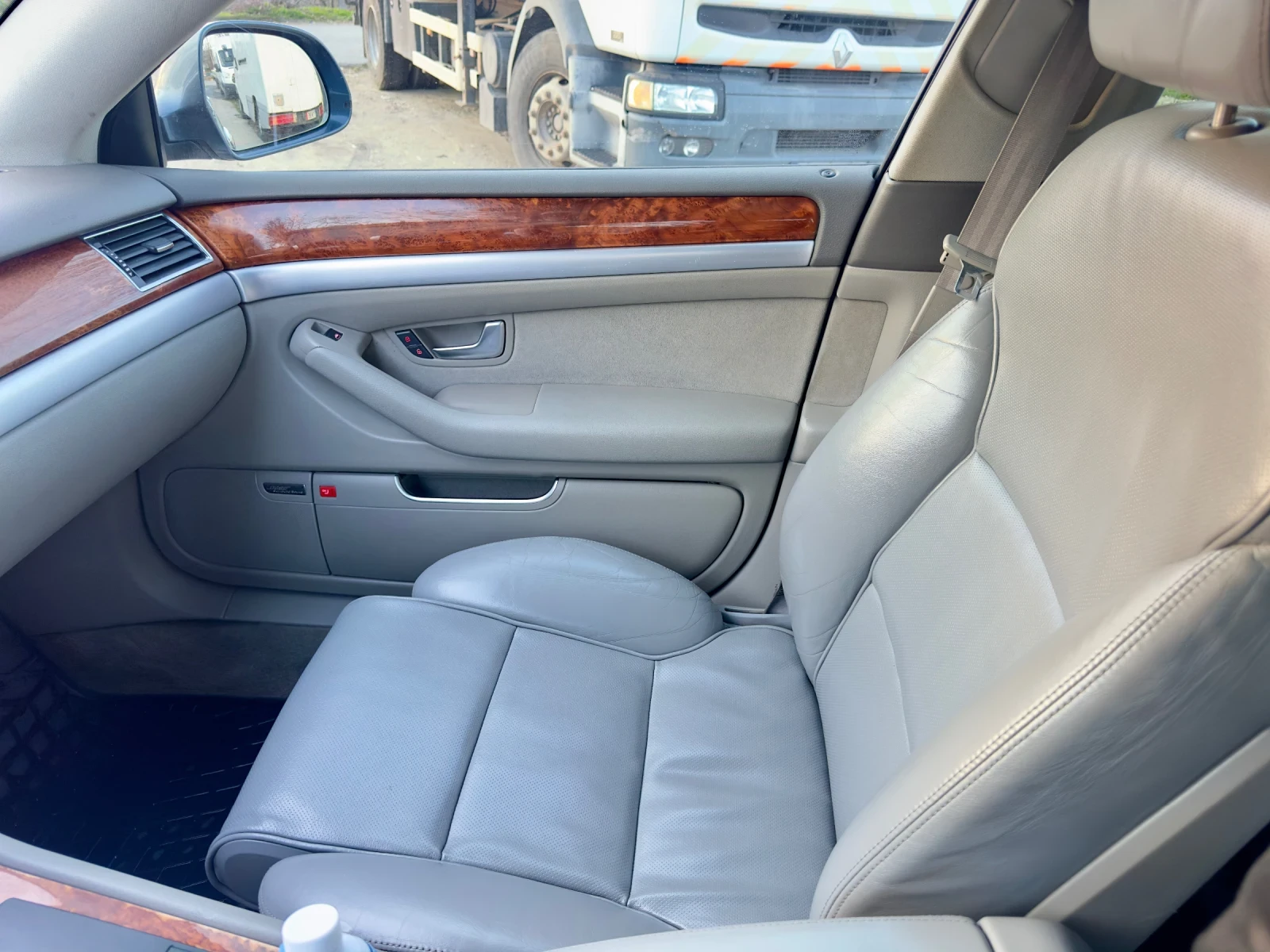 Audi A8 Audi A8 Face-lift 2009 3.0 Dizel НОВ ВНОС Регистри, снимка 9 - Автомобили и джипове - 53978850