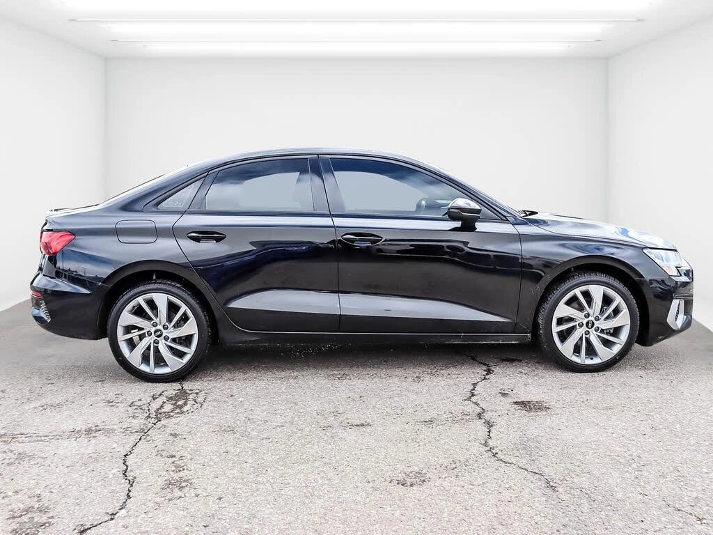 Audi A3 40 TFSI* Komfort* АвтоКредит* (ЦЕНА ДО БГ), снимка 3 - Автомобили и джипове - 54001757