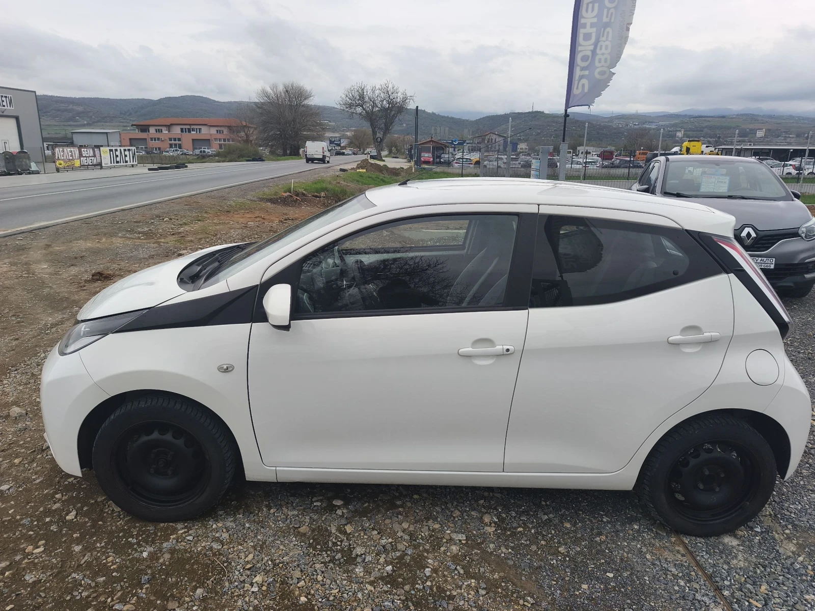Toyota Aygo, снимка 5 - Автомобили и джипове - 54164125