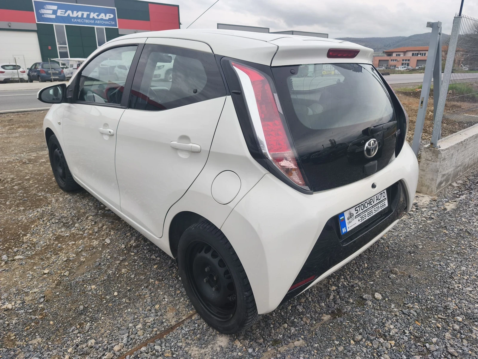 Toyota Aygo, снимка 8 - Автомобили и джипове - 54164125