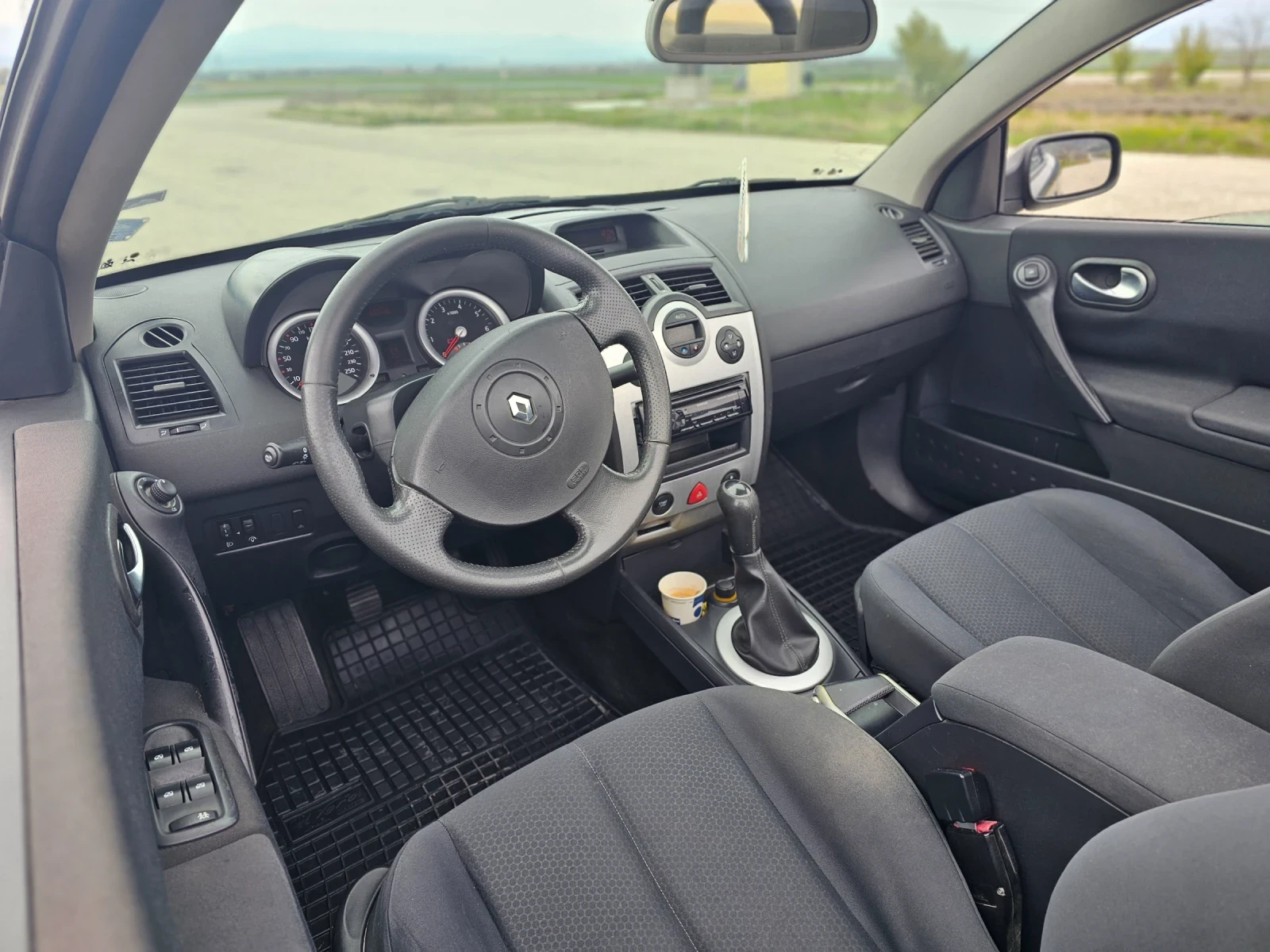 Renault Megane KARMANN 1.6 CC, снимка 10 - Автомобили и джипове - 54179370