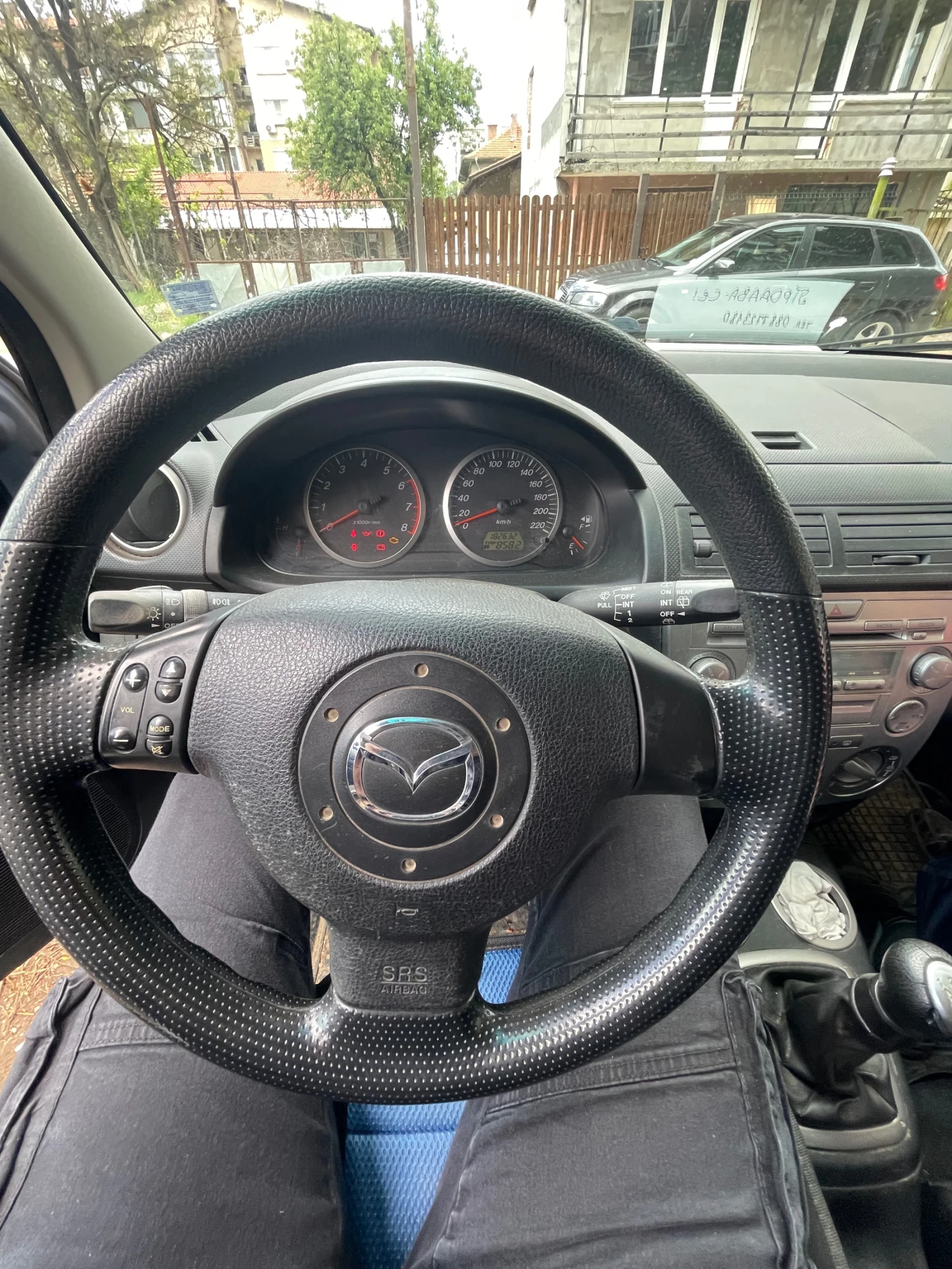 Mazda 2 1.4 Бензин, снимка 8 - Автомобили и джипове - 54398146