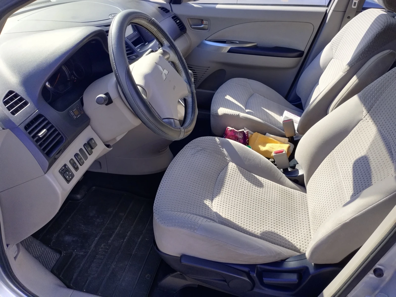 Mitsubishi Grandis 2.4mivec Газ, снимка 7 - Автомобили и джипове - 54659875