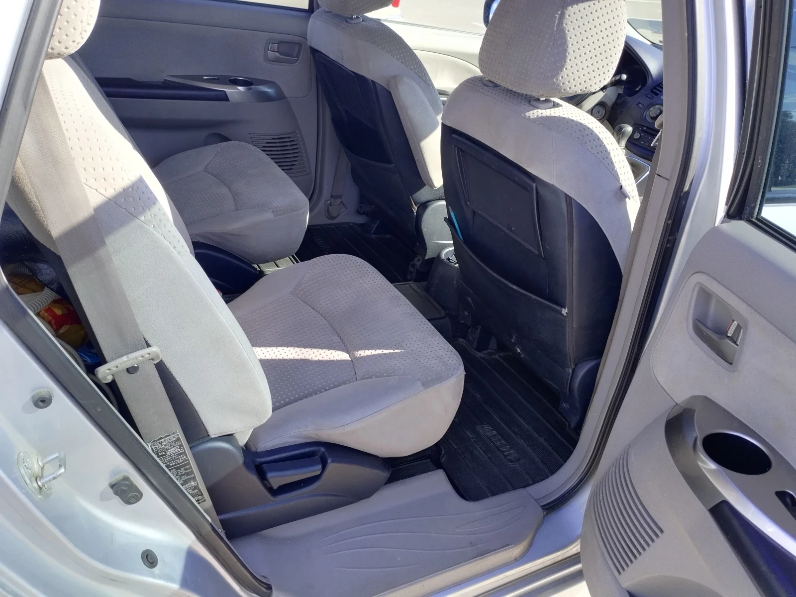Mitsubishi Grandis 2.4mivec Газ, снимка 10 - Автомобили и джипове - 54659875