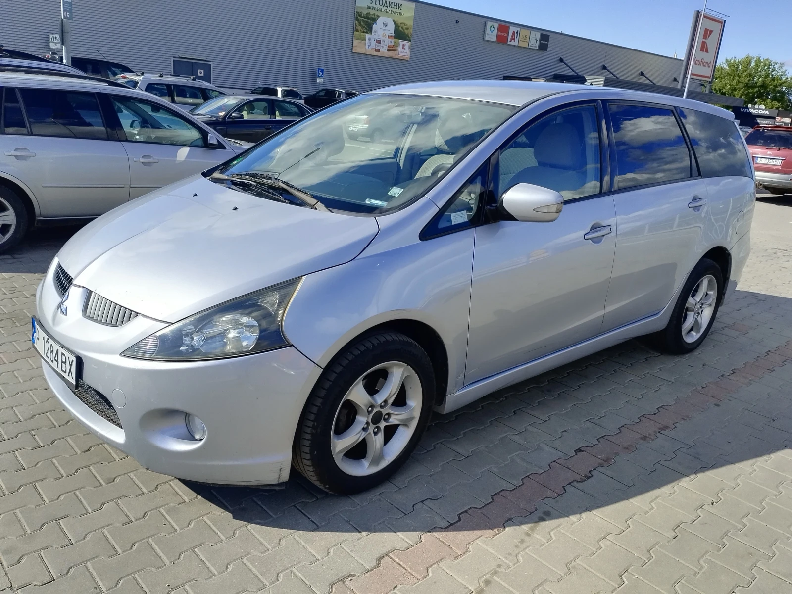 Mitsubishi Grandis 2.4mivec Газ, снимка 4 - Автомобили и джипове - 54659875