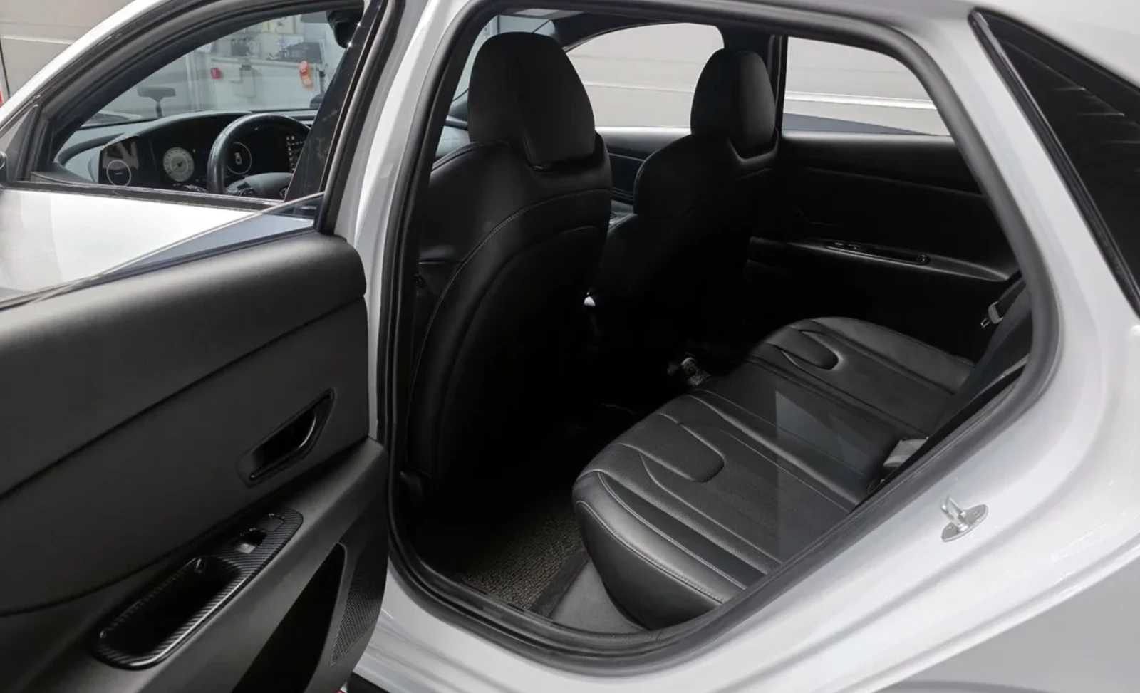 Hyundai Elantra N / ОБДУХ / 360 КАМЕРИ / BOSE /  FULL!, снимка 14 - Автомобили и джипове - 54767066