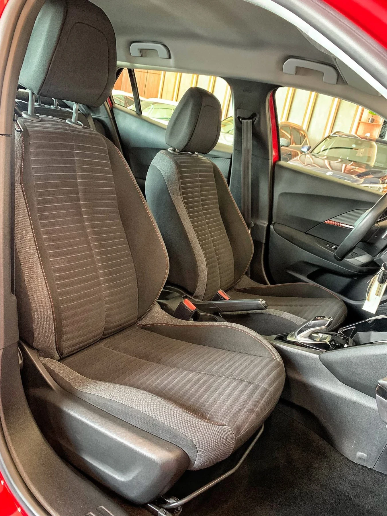 Peugeot 2008 ACTIV , снимка 16 - Автомобили и джипове - 54844880