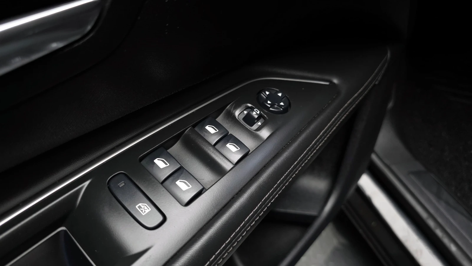 Peugeot 3008 2nd Generation 1.6 Hdi, снимка 15 - Автомобили и джипове - 55046404