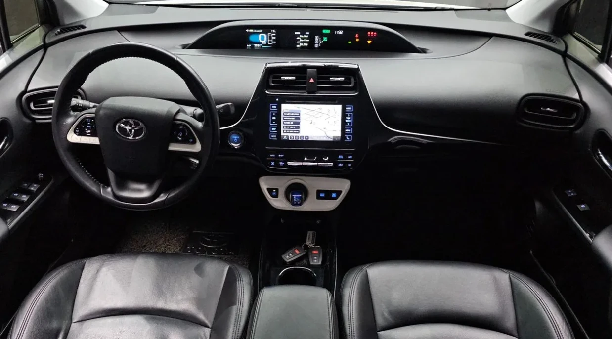 Toyota Prius 1.8 Хибрид, снимка 3 - Автомобили и джипове - 55128593
