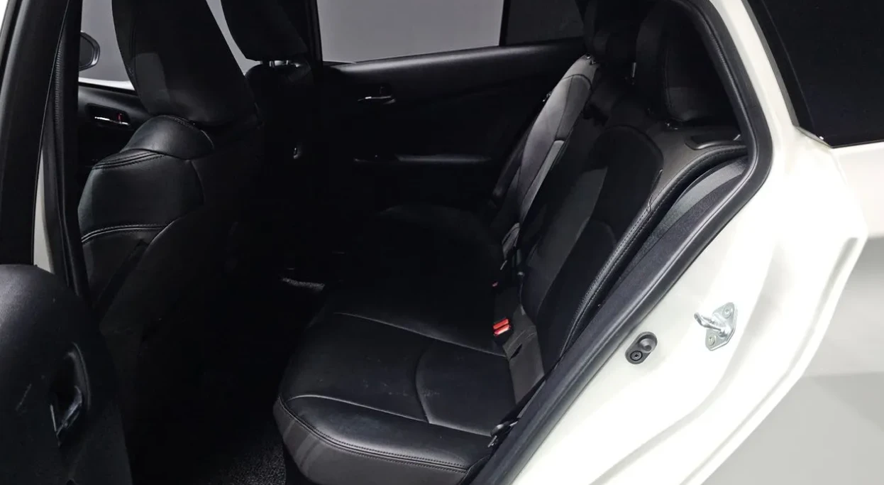 Toyota Prius 1.8 Хибрид, снимка 11 - Автомобили и джипове - 55128593