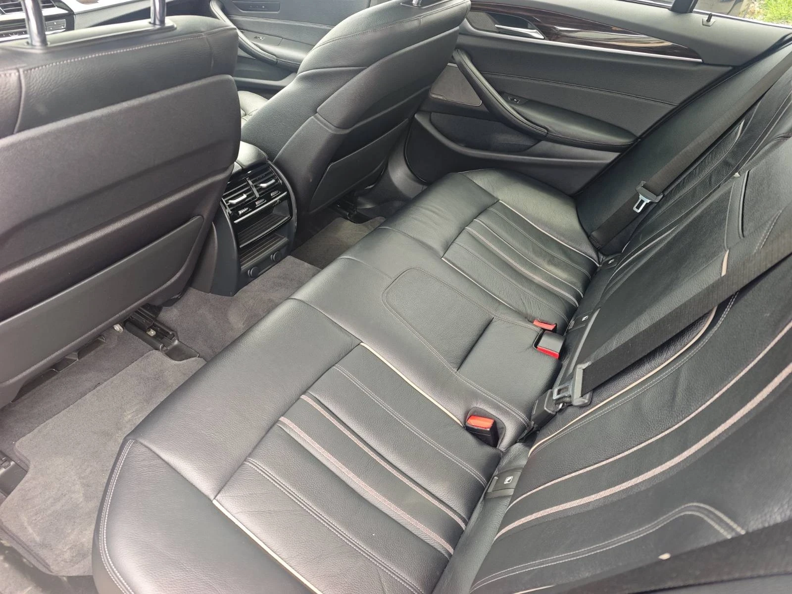 BMW 530 XDriveSportLine, снимка 10 - Автомобили и джипове - 55144462