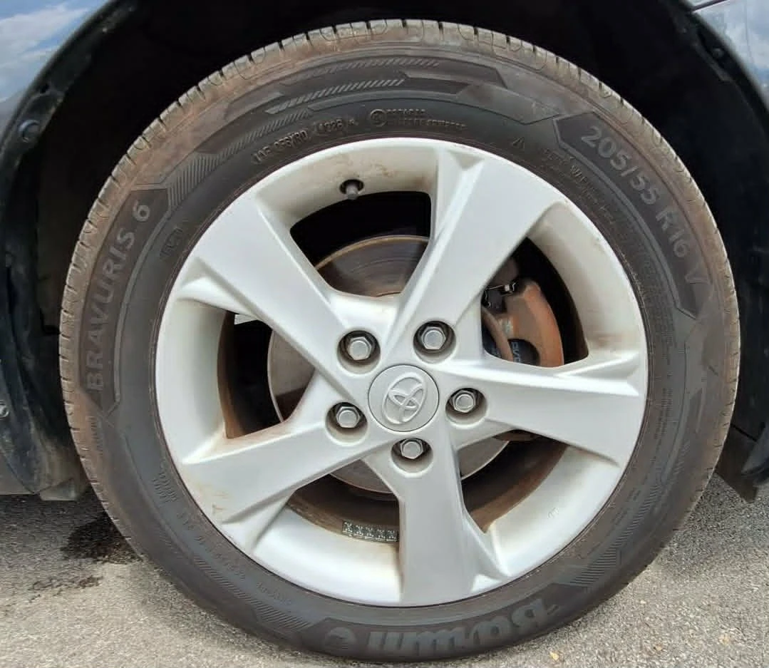 Toyota Auris, снимка 7 - Автомобили и джипове - 55264853