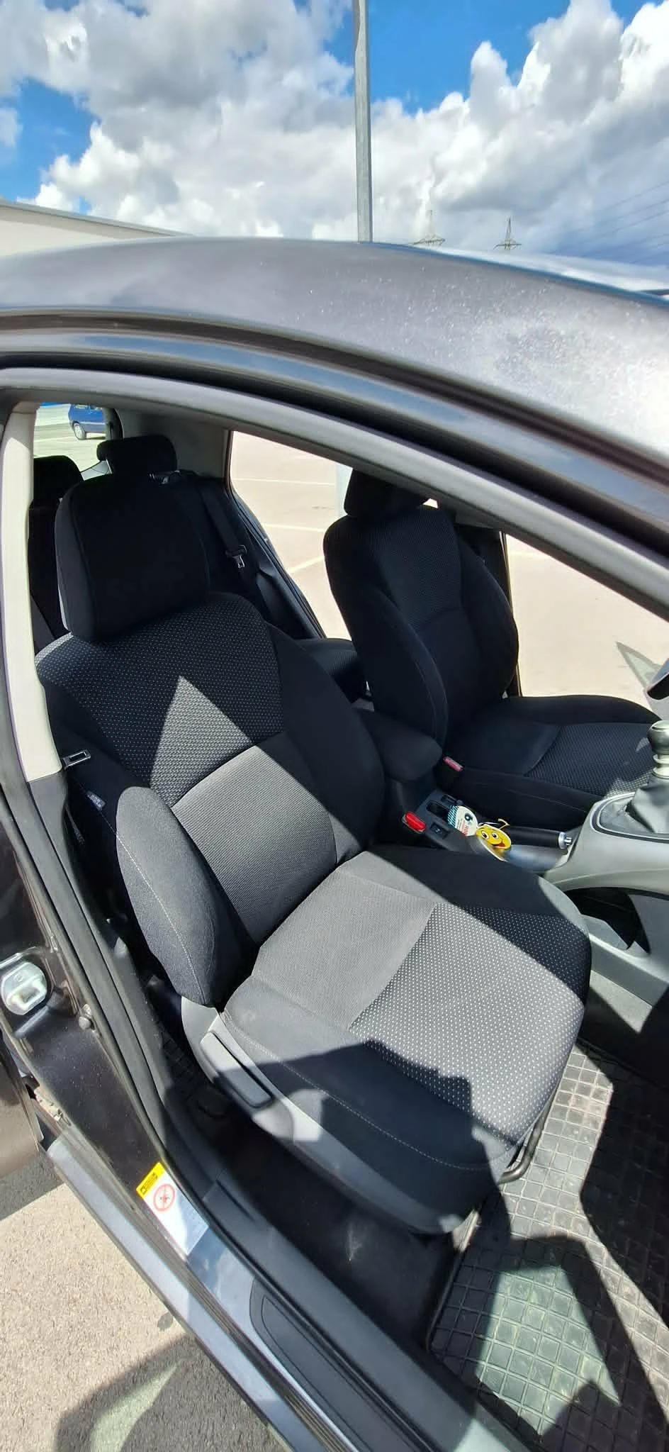 Toyota Auris, снимка 12 - Автомобили и джипове - 55264853