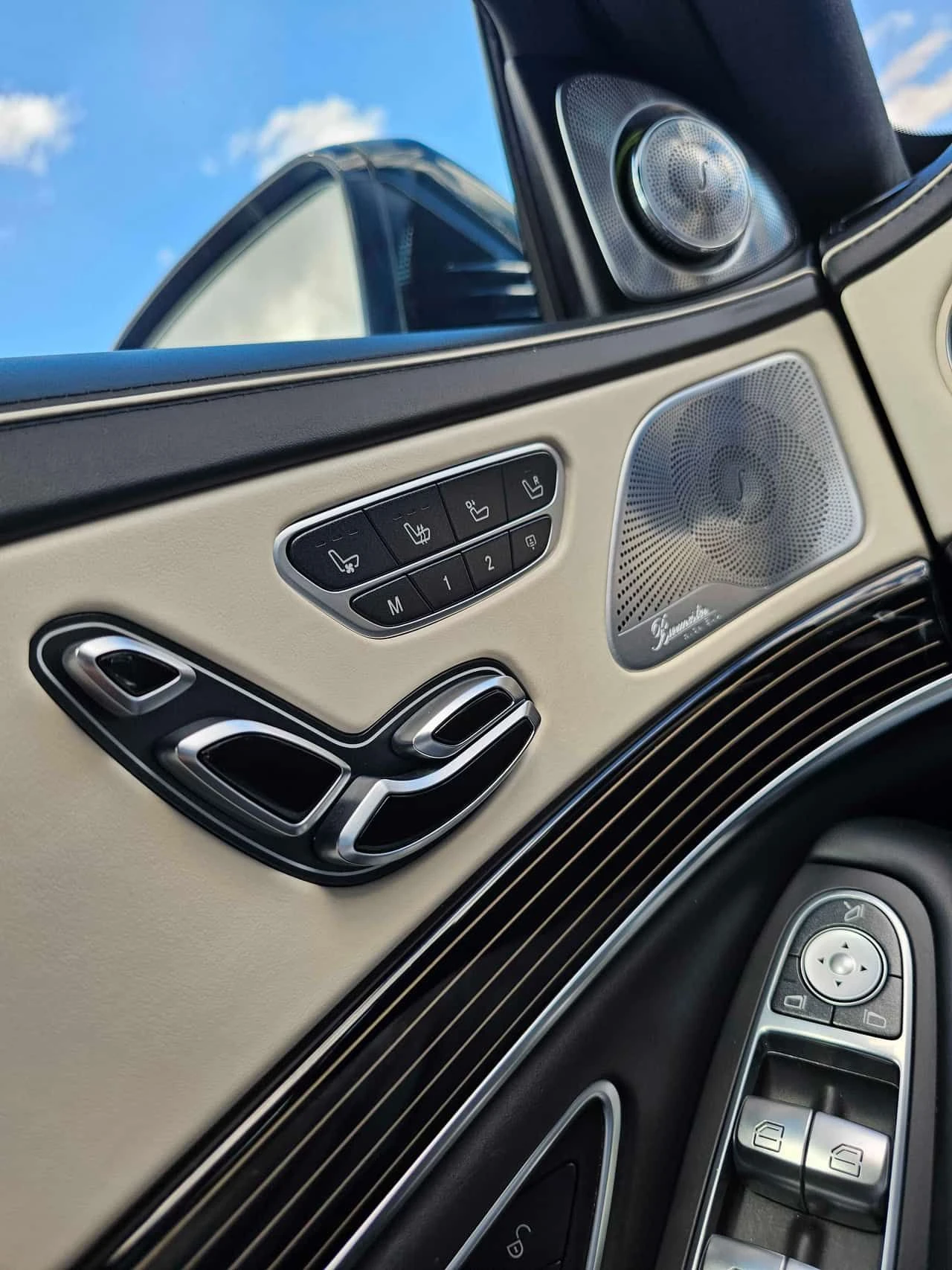 Mercedes-Benz S 63 AMG * CARFAX * БЕЗ ПЪРВОНАЧАЛНА ВНОСКА, снимка 14 - Автомобили и джипове - 55304375