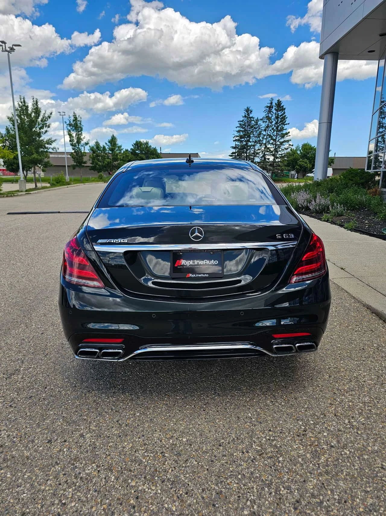 Mercedes-Benz S 63 AMG * CARFAX * БЕЗ ПЪРВОНАЧАЛНА ВНОСКА, снимка 3 - Автомобили и джипове - 55304375