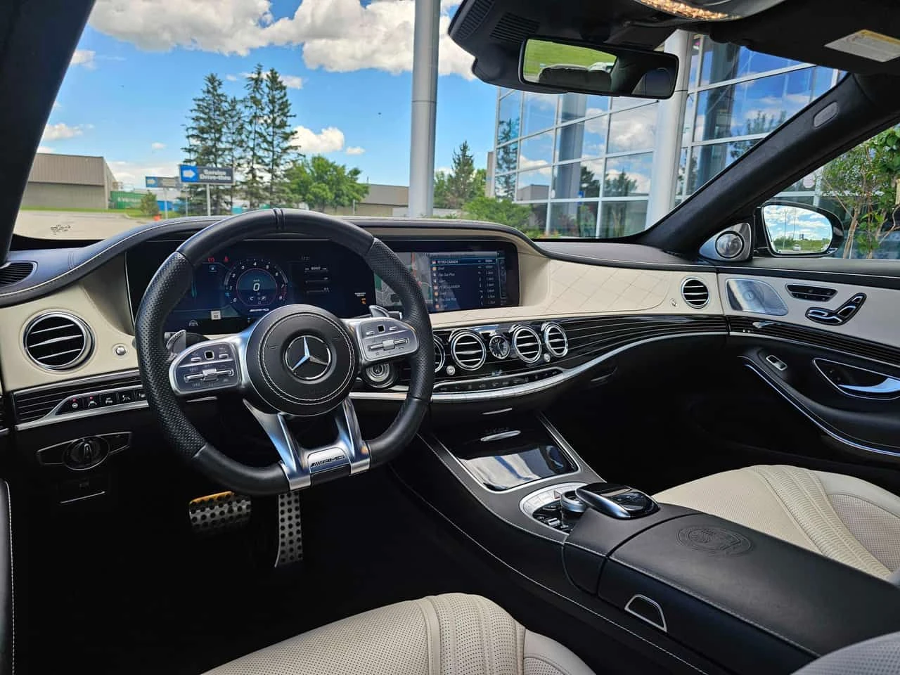 Mercedes-Benz S 63 AMG * CARFAX * БЕЗ ПЪРВОНАЧАЛНА ВНОСКА, снимка 8 - Автомобили и джипове - 55304375