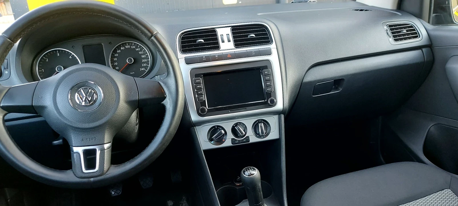 VW Polo Bluemotion, снимка 8 - Автомобили и джипове - 55888136