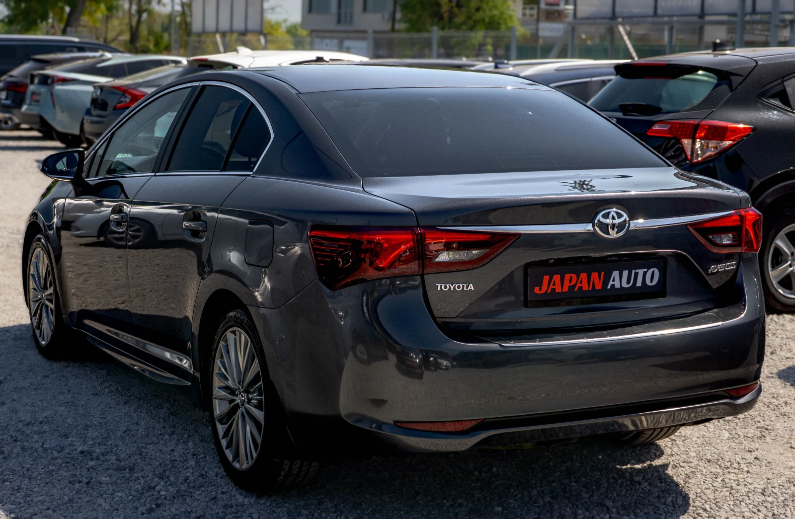 Toyota Avensis 1.8 бензин ТОП! С ГАРАНЦИЯ! , снимка 6 - Автомобили и джипове - 55997759