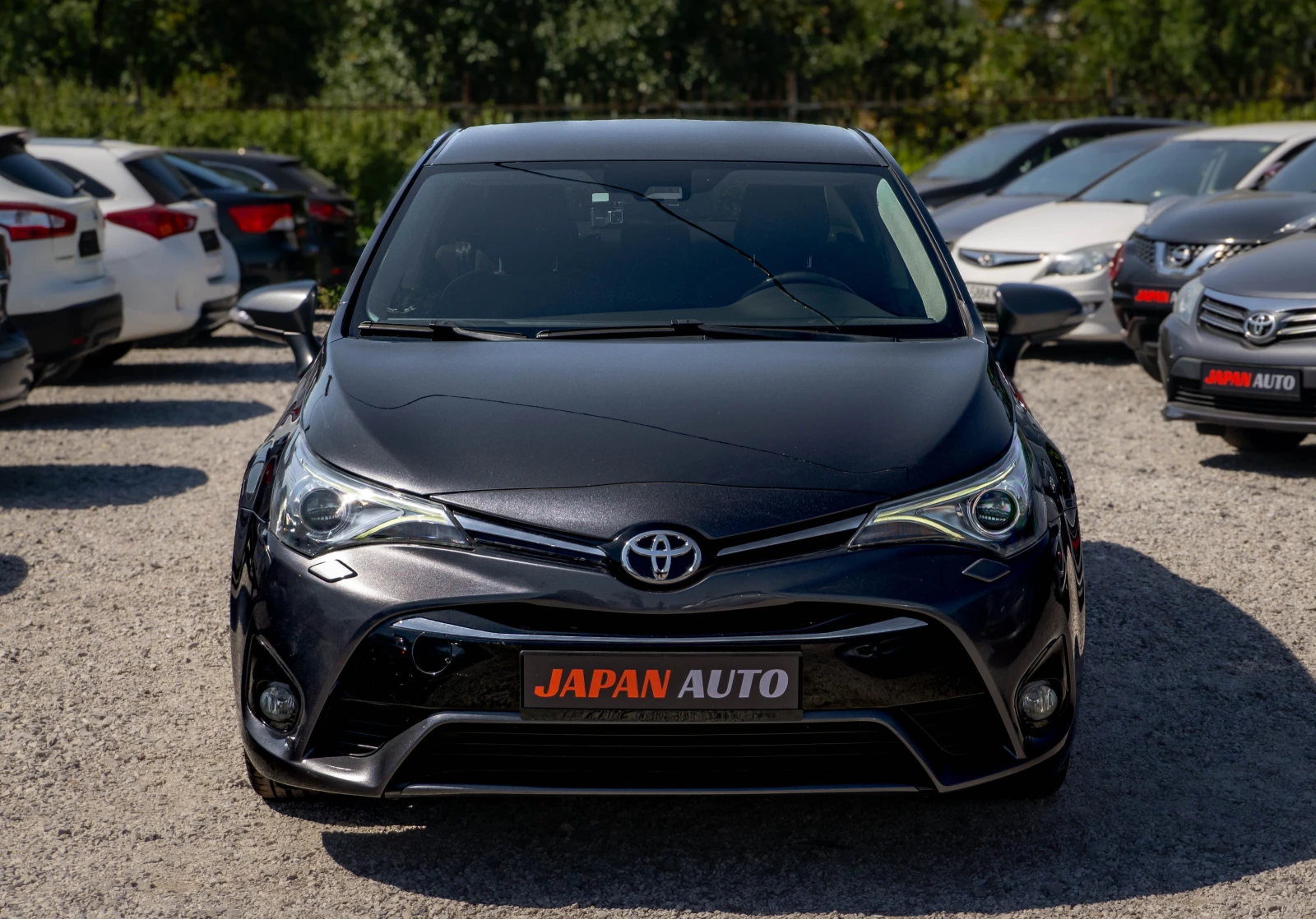 Toyota Avensis 1.8 бензин ТОП! С ГАРАНЦИЯ! , снимка 2 - Автомобили и джипове - 55997759