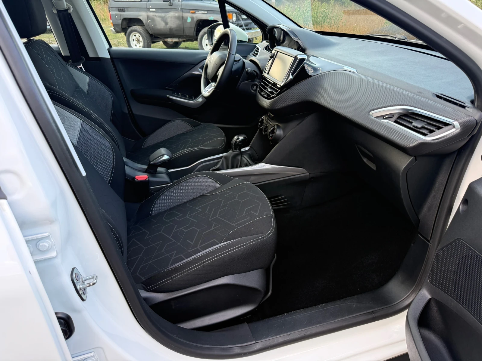 Peugeot 2008 1.6 HDI -Face, снимка 10 - Автомобили и джипове - 55947980
